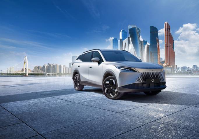 OMODA C7 берет парковку на себя: премьера интеллектуальных систем на саммите клиентов