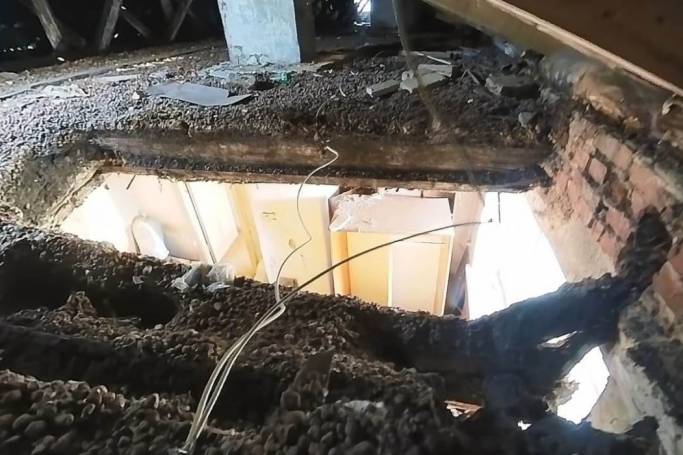 В Ухте возбуждено уголовное дело после обрушения потолка в многоквартирном доме