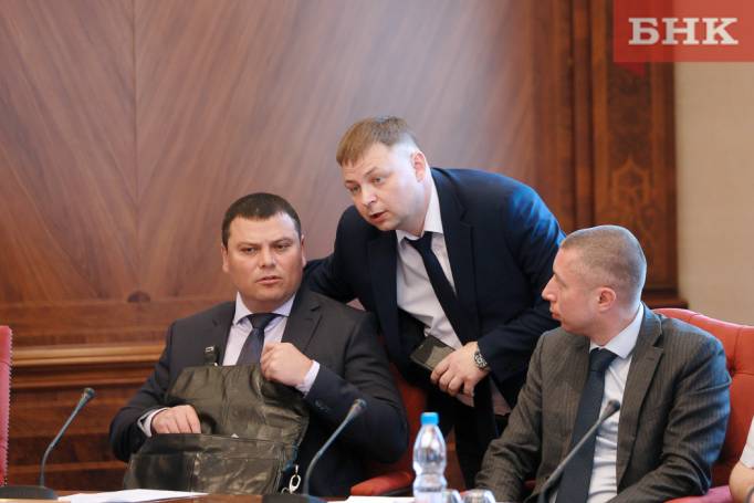 В Коми хотят ввести особый порядок управления аварийными домами
