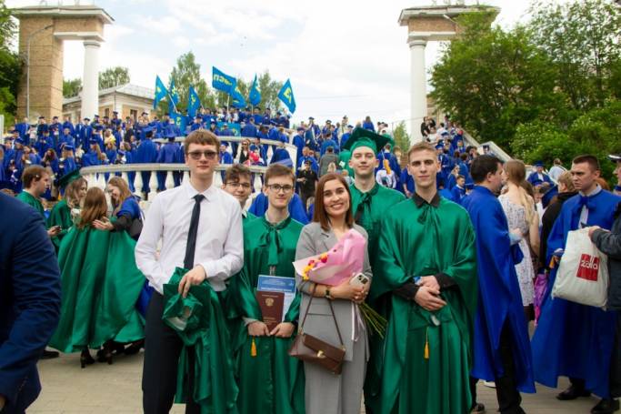 881 повод гордиться: Ухтинский университет выпустил новое поколение профессионалов