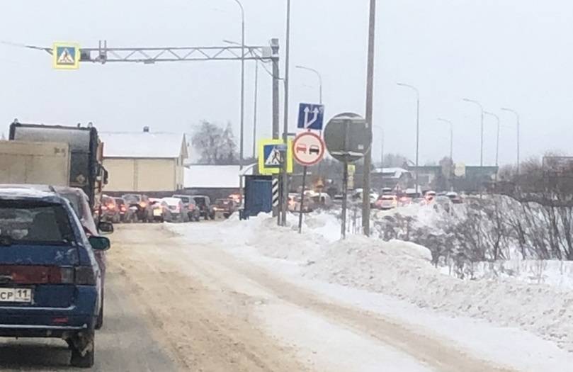 Собственник железнодорожного переезда рядом с Выльгортом заплатит штраф за разбитую дорогу