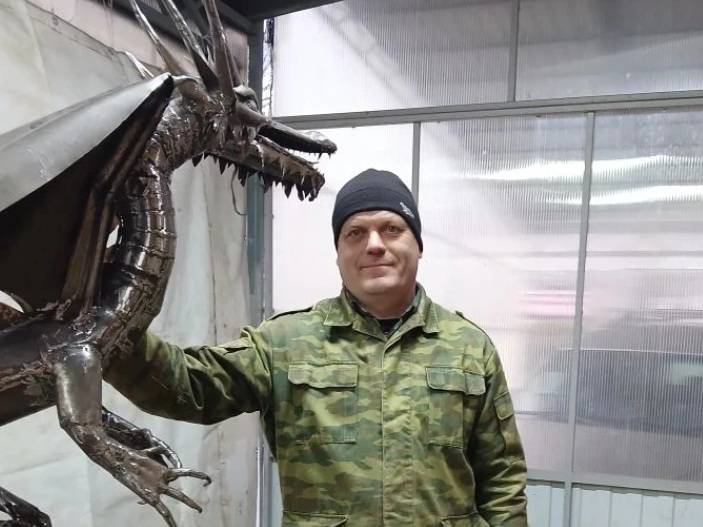 Мастер художественной сварки из Коми помог обустроить станичный храм