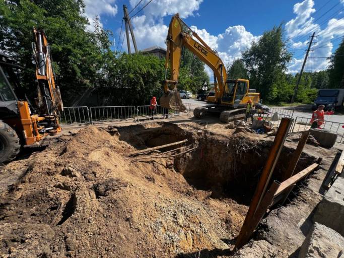 В Сыктывкаре проложили еще два километра нового коллектора из Краснозатонского