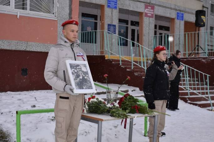 В Эжве увековечили память защитника