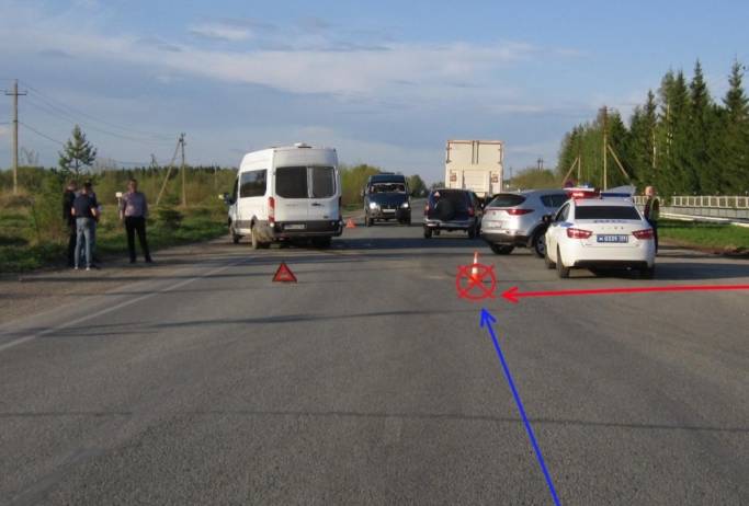 В Ухте водитель-новичок не уступил дорогу микроавтобусу