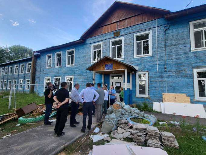 Дмитрий Братыненко потребовал еженедельный отчет о капремонте койгородской школы