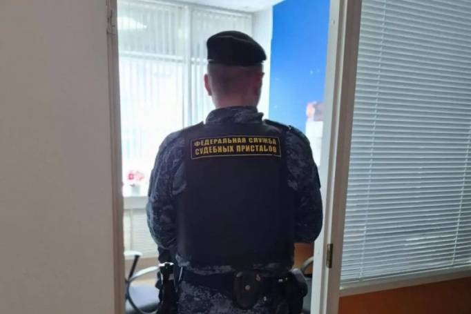 Сыктывкарские приставы пришли с обыском в управляющую компанию