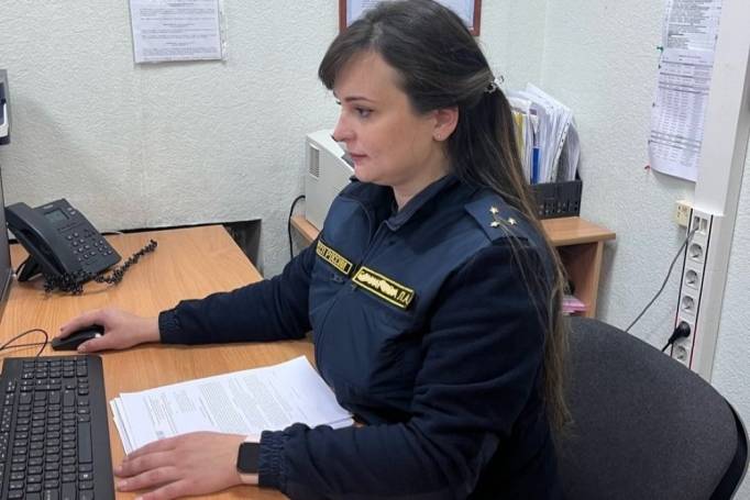 В Печоре директор учреждения повысил себе оклад и попал под санкции приставов