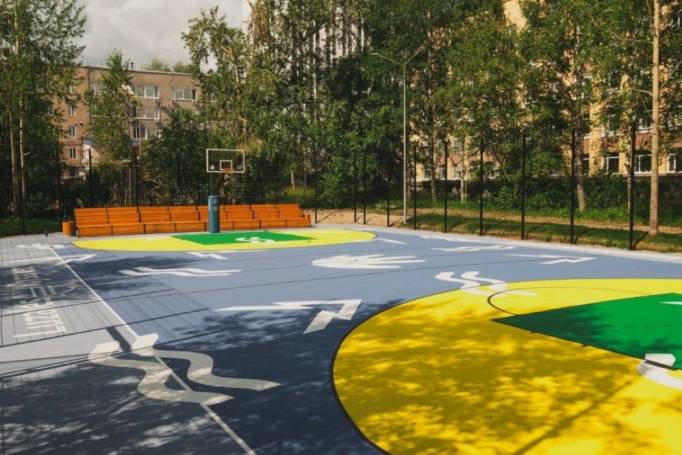 В Сыктывкаре открылась новая уличная баскетбольная площадка