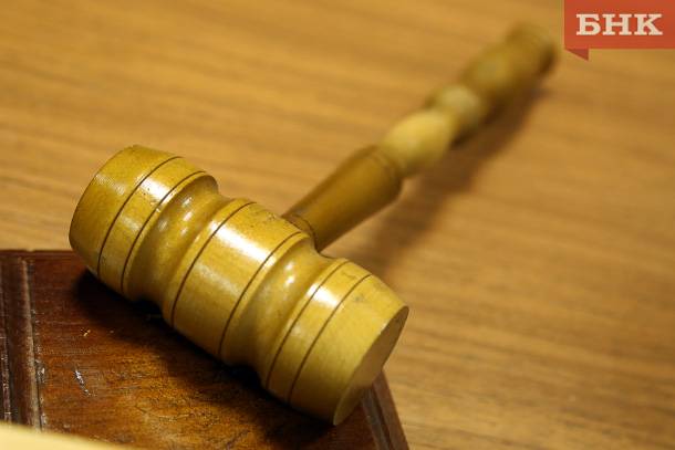 Усинца наказали за неприличный жест в адрес бывшей жены
