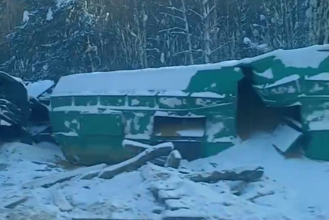 Появилось видео с места крушения поезда в Кировской области