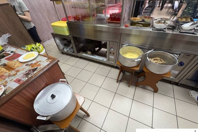 В Сыктывкаре детей в спортивном лагере кормили просроченными продуктами
