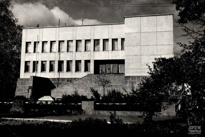 z01.jpg z01.jpg