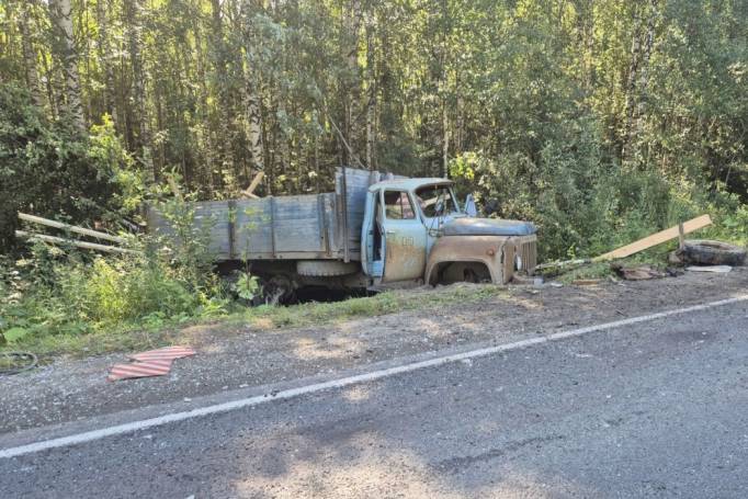 Участников ДТП под Ухтой доставили в больницу со множеством переломов