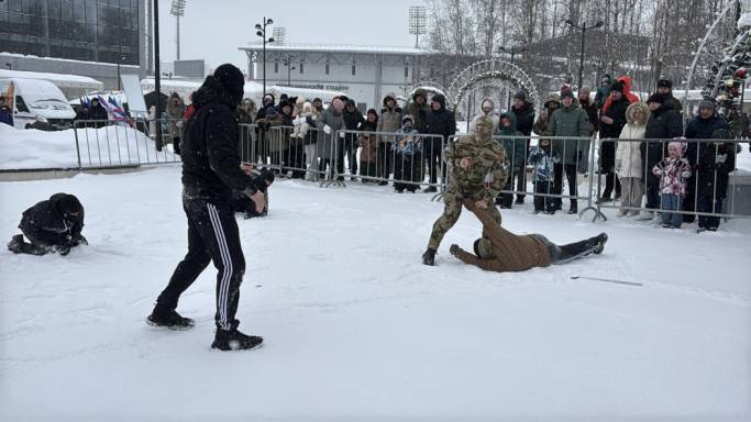 В центре Сыктывкара росгвардеец обезвредил «гоп-компанию»