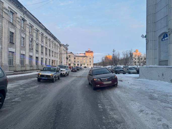 В Воркуте школьница попала под колеса иномарки