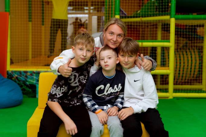 «Формула семейного счастья»: как в семье Шандер растут трое мальчиков