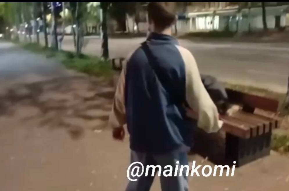 В Сыктывкаре нашли подростка, ударившего ногой бомжа