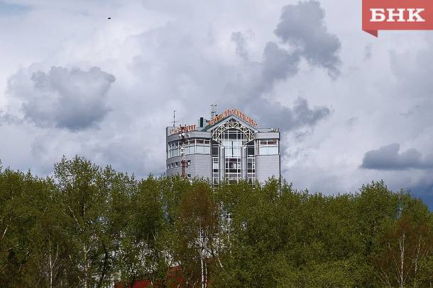 Метеорологи предупреждают о грозе, ливнях с градом и усилении ветра на юге Коми