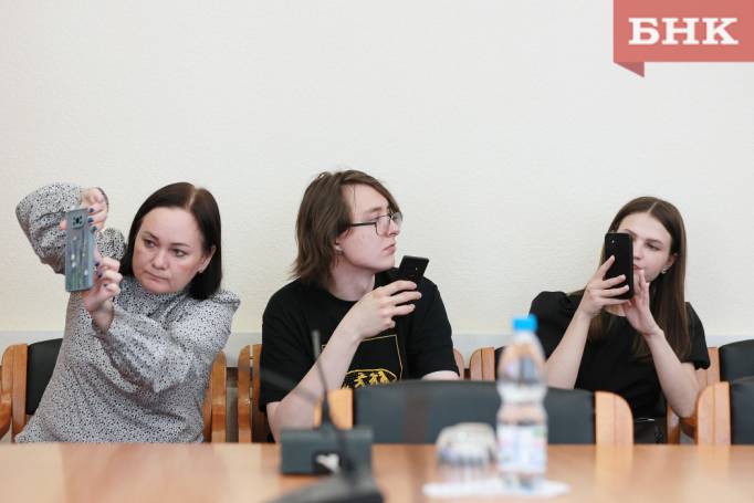 Школьник в Коми пронес на ЕГЭ запрещенный предмет