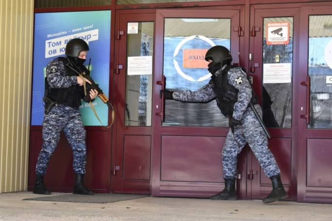 Росгвардейцы обезвредили «террористов» в сыктывкарском педколледже