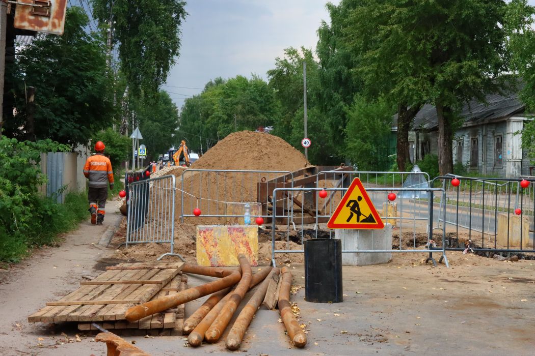 Ремонт напорного коллектора на улице Савина в Сыктывкаре намерены завершить раньше срока