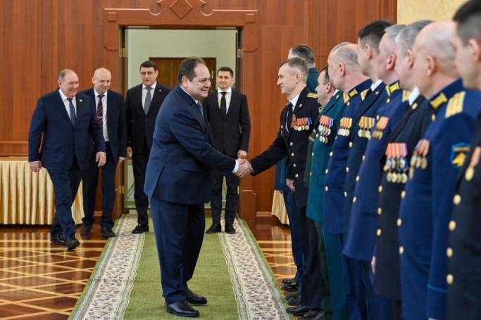 Ростислав Гольдштейн поздравил офицеров с Днем защитника Отечества