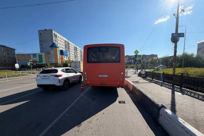 В Воркуте пассажирка автобуса разбила рот