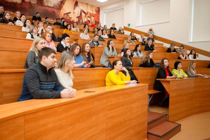 В УГТУ обсудили профессиональное будущее абитуриентов с их родителями