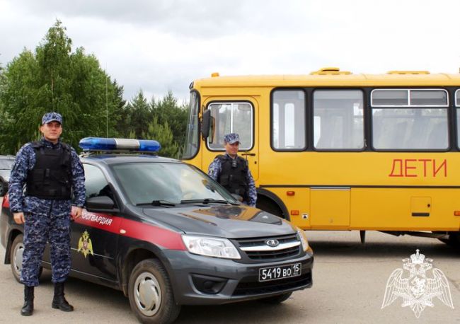 В Коми под охрану Росгвардии приняты школьные автобусы