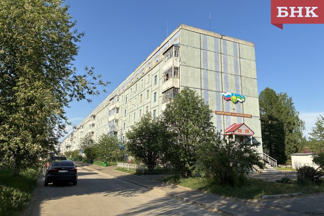 В Краснозатонском из окна пятиэтажки выпал мужчина