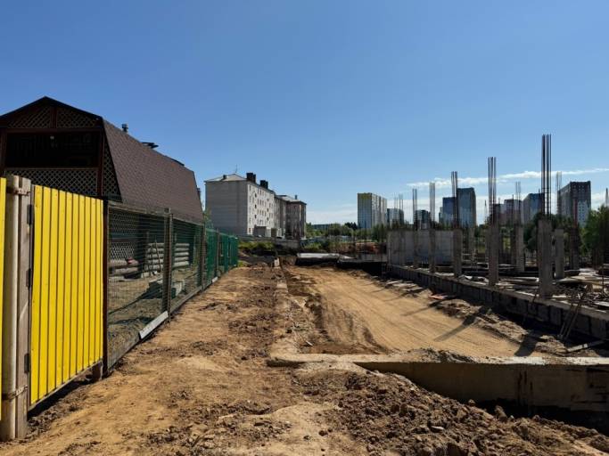 Глава Стройжилтехнадзора Коми развеяла опасения жильцов дома рядом с будущей школой в Сыктывкаре