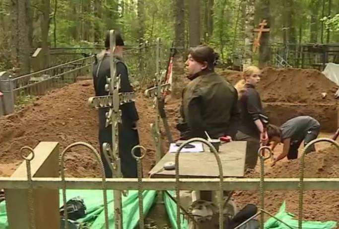 На кладбище в Сыктывкаре ищут мощи епископа Германа Ряшенцева