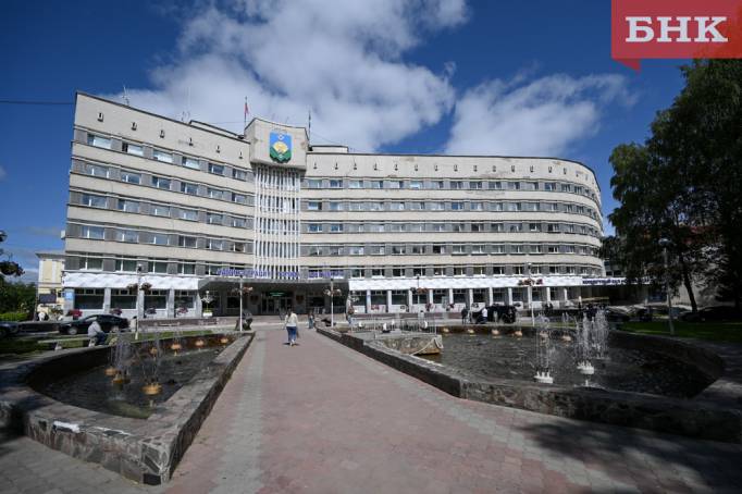 Сыктывкарка попросила суд признать администрацию города банкротом