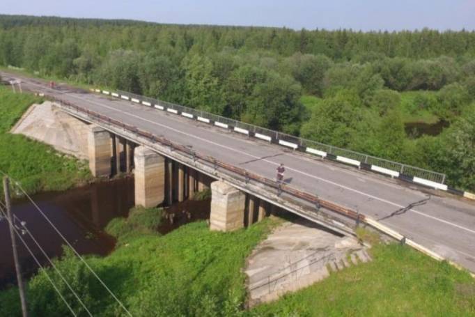 Ремонтом небезопасного моста на дороге из Усть-Кулома в Мыелдино займется компания из Вологды
