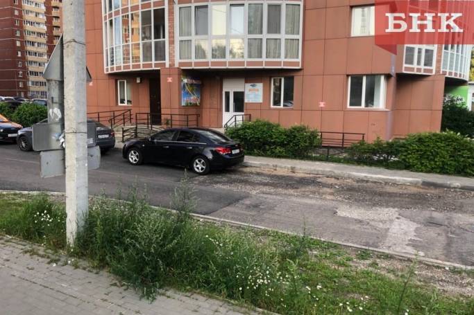 Мэрия предложила подождать сыктывкарцам, пожаловавшимся на «половинчатый» ремонт дороги