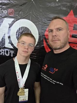 Илья Сажин выиграл золото на первенстве Азии по пауэрлифтингу 