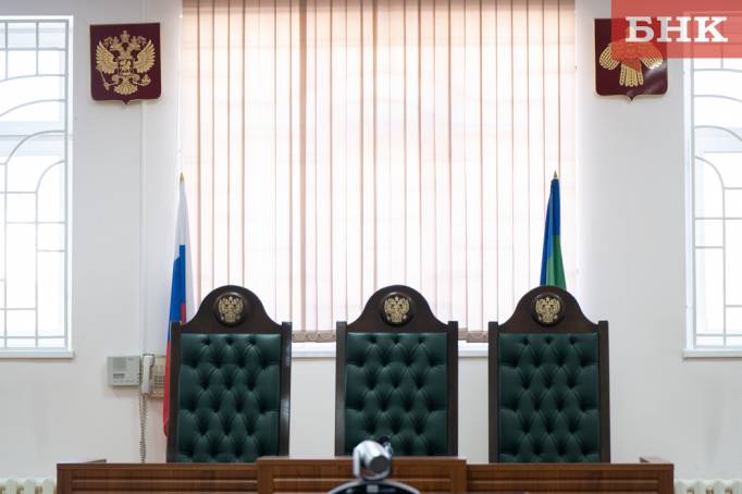 Жительницу Эжвы наказали по статье об экстремизме за объявление с гербом СССР