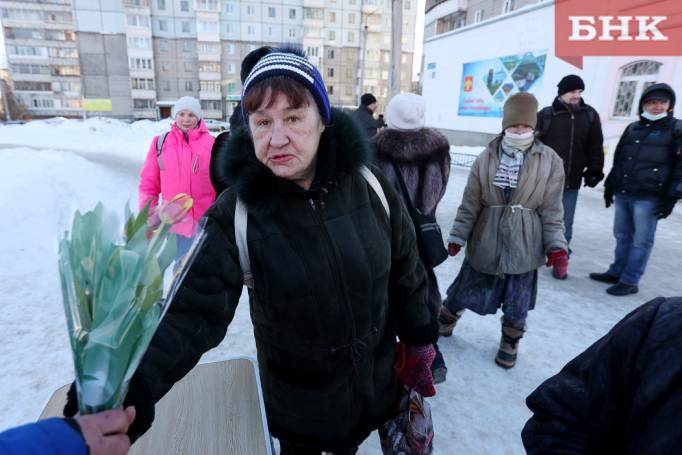 «Небезопасные отношения ради крыши над головой»: эксперт назвала причины невидимой женской бездомности