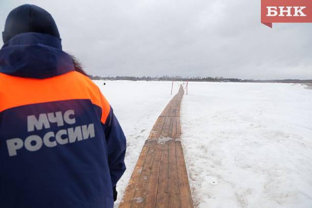 Ростислав Гольдштейн поручил обезопасить пешеходные ледовые дороги