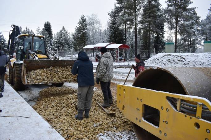Объединение школ, цифровое неравенство и управляемое сжатие: о чем сообщали главы городов и районов Коми в соцсетях