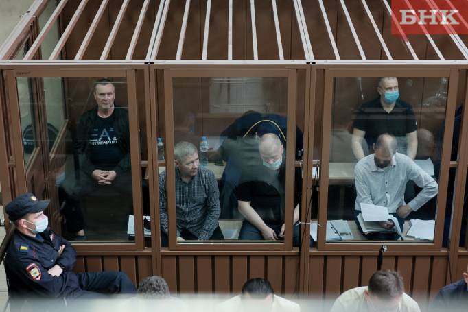 Во время последнего слова двое «пичугинцев» заявили о своем желании отправиться в зону СВО