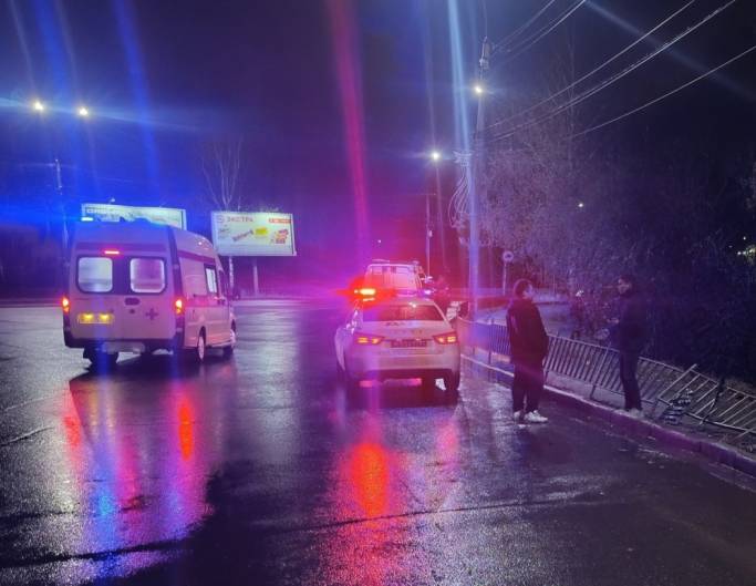 В Ухте водитель протаранил ограждение и улетел в кювет