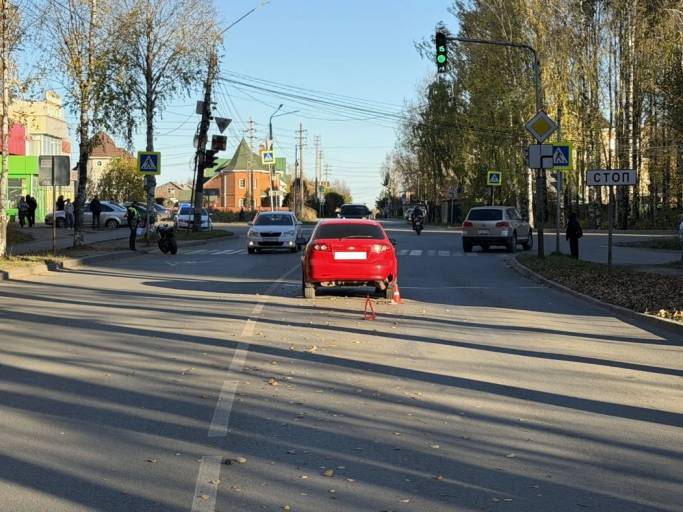 В Сыктывкаре в ДТП с мотоциклом пострадала девочка