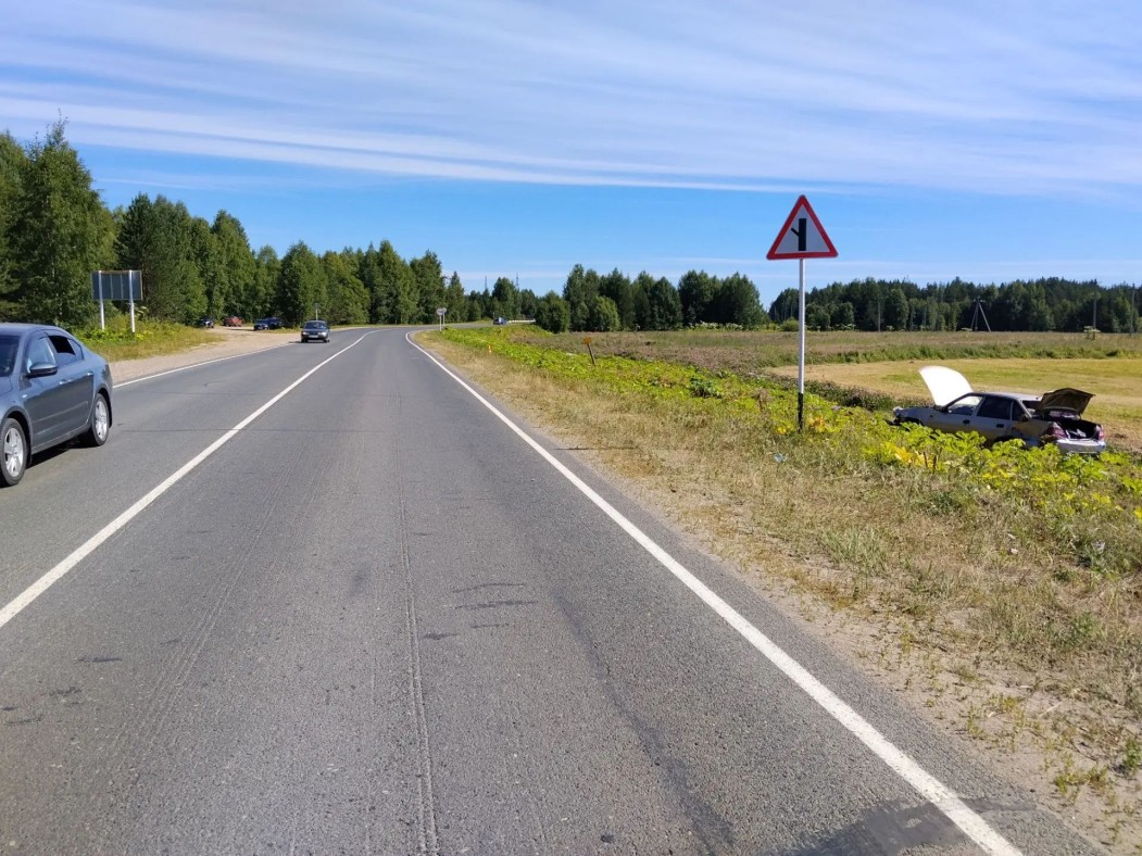 Пьяный водитель иномарки отправился в кювет под Сосногорском