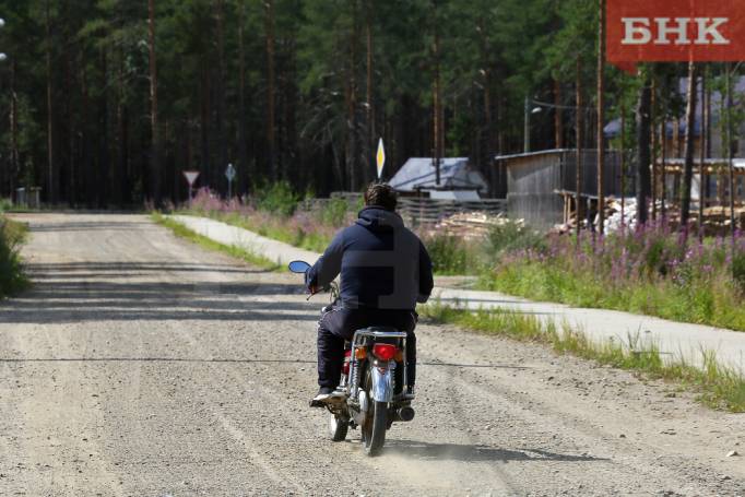 В Усть-Куломском районе легковушка врезалась в подростка на мопеде