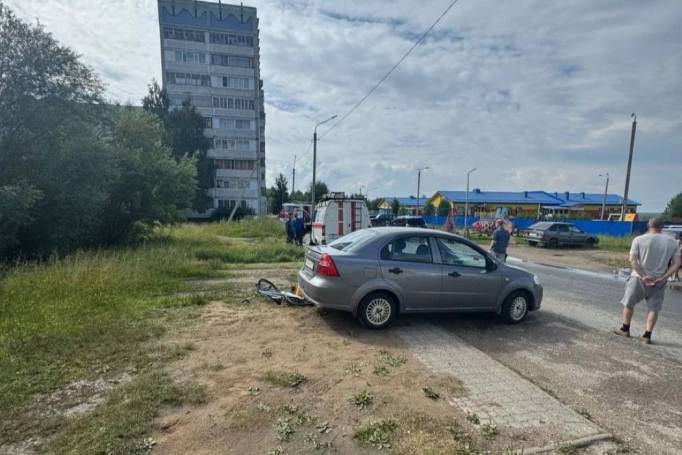 В Сыктывкаре шестилетний велосипедист попал под колеса иномарки