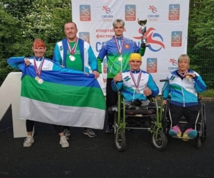 Команда Коми привезла серебро с межрегионального спортивного фестиваля среди инвалидов