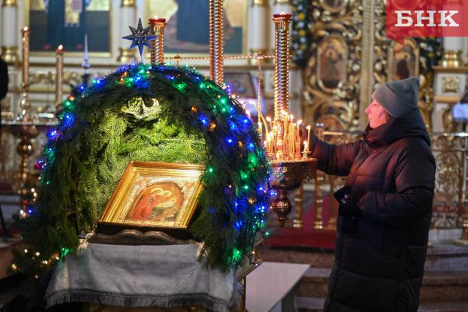 «Мы отдаем дань Господу Богу»: в Сыктывкаре отпраздновали Рождество