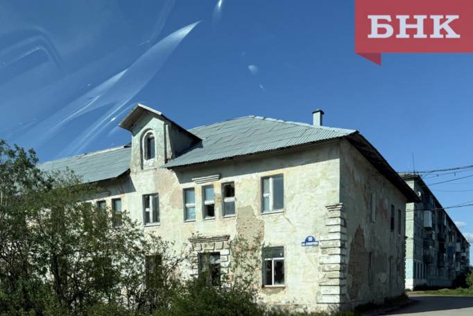 Приставы взыскали с жителя Инты 400 тысяч рублей за аренду квартиры в Воркуте
